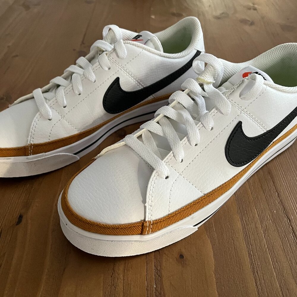 Nike Court Legacy - W 7.5 / M 6 - New